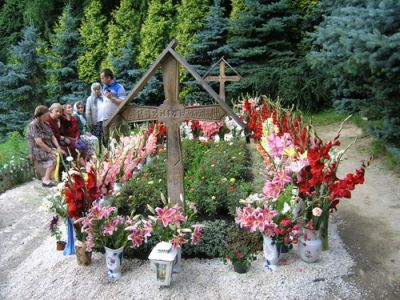 Mormant Pr. Arsenie